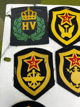 Charger l'image dans la galerie, Original Group of Russian Army Badges - The Militaria Shop
