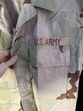 Charger l'image dans la galerie, Gulf War US Army DCU Camouflaged Combat Field Coat/Jacket - Small/Short - The Militaria Shop