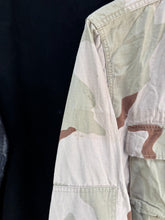 Load image into Gallery viewer, Gulf War US Army DCU Camouflaged Combat Field Coat/Jacket - Small/Regular - The Militaria Shop