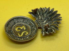 Load image into Gallery viewer, Original British Army Victorian 23rd Foot Royal Welsh Fusiliers Glengarry Badge - The Militaria Shop