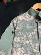 Load image into Gallery viewer, US Army Issue ACU Digicam Digital Camouflage Ripstop Shirt - Medium Regular - The Militaria Shop