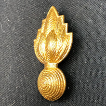 Lade das Bild in den Galerie-Viewer, Genuine British Army Cap Badge - Royal Engineers - The Militaria Shop