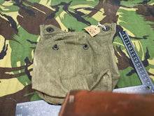 Charger l'image dans la galerie, Original British Army 1944 Pattern Waterbottle Canvas Carrier with Belt Hooks - The Militaria Shop