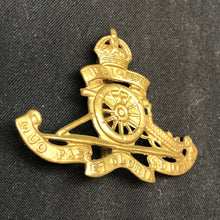 Load image into Gallery viewer, Original WW2 British Army Cap Badge - Royal Artillery - The Militaria Shop