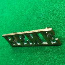 Load image into Gallery viewer, Original WW2 British Army Brass Shoulder Title - REME Engineers - The Militaria Shop