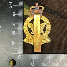 Load image into Gallery viewer, Original Canadian Army Royal Montreal Regiment Cap Badge - The Militaria Shop