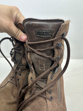 Lade das Bild in den Galerie-Viewer, British Army Surplus Brown Leather Combat Boots - YDS - Size UK 7 M - The Militaria Shop