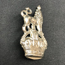 Lade das Bild in den Galerie-Viewer, Original WW1 British Army Cap Badge - Queen's Own Royal West Kent Regiment - The Militaria Shop