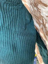 Load image into Gallery viewer, Genuine British Army Commando Green Pull Over Jumper WRAC - Size 2 - 36" Chest - The Militaria Shop