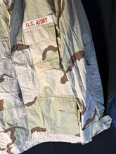 Charger l'image dans la galerie, Gulf War US Army DCU Camouflaged Combat Field Coat/Jacket - Medium/Long - The Militaria Shop
