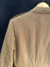 Lade das Bild in den Galerie-Viewer, British Army Surplus No.2 Service Dress Jacket - Size 182/100/84 - The Militaria Shop