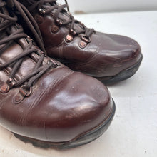 Load image into Gallery viewer, British Army Surplus Brown Leather Combat Boots - Iturri - Size UK 9 M - The Militaria Shop