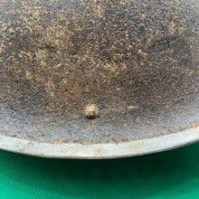 Charger l'image dans la galerie, Original British Army Combat Helmet Mk4 - The Militaria Shop