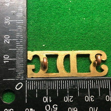Load image into Gallery viewer, Original WW2 British Army Brass Shoulder Title - 3rd Dragoon Guards - The Militaria Shop