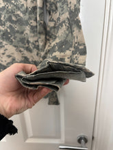 Charger l'image dans la galerie, Surplus US Army ACU Combat Uniform Jacket -Size Medium-Short - The Militaria Shop