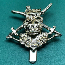 Load image into Gallery viewer, Original British Army Cap Badge - Junior Leaders - The Militaria Shop