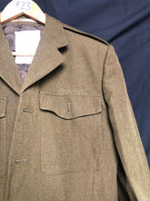 Lade das Bild in den Galerie-Viewer, Original British Army No.2 Dress Uniform Jacket - Grade 1 - Size 182/108/92 - The Militaria Shop