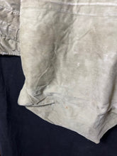 Lade das Bild in den Galerie-Viewer, Genuine British Army Issue 1950s Middle Parka Coat Size 4 - 44" Chest - RARE - The Militaria Shop