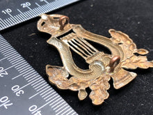 Load image into Gallery viewer, Original WW2 British Army Musicians Cap Badge - The Militaria Shop