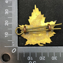 Load image into Gallery viewer, Original WW2 Canadian Army Cap Badge - Canadian General Service - The Militaria Shop