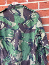 Load image into Gallery viewer, Surplus British Army DPM Smock Combat Size 40 Chest - The Militaria Shop