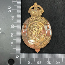 Lade das Bild in den Galerie-Viewer, WW1 British Army Cap Badge - Household Battalion - The Militaria Shop