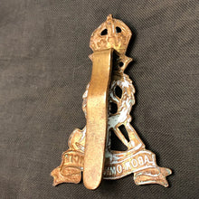 Charger l'image dans la galerie, Original British Army Cap/Beret Badge - Labour Corps - The Militaria Shop