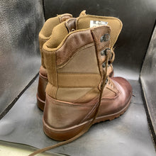 Lade das Bild in den Galerie-Viewer, British Army Surplus Brown Leather YDS Combat Patrol Boots - Size UK 9 M - The Militaria Shop