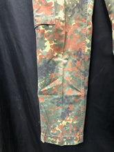 Charger l'image dans la galerie, Genuine German Army Issue G1 Flecktarn Camouflaged Combat Trousers - W:31" L:26" - The Militaria Shop