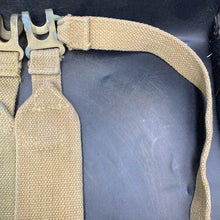 Lade das Bild in den Galerie-Viewer, Original WW2 British Army 37 Pattern Equipment Webbing L Strap Set - The Militaria Shop