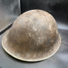 Charger l'image dans la galerie, Original WW2 British/Canadian Army Mk3 Turtle Combat Helmet - The Militaria Shop