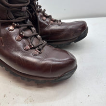 Load image into Gallery viewer, British Army Surplus Brown Leather Combat Boots - Iturri - Size UK 9 M - The Militaria Shop