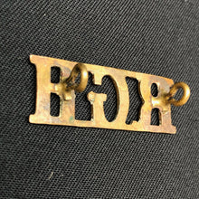Load image into Gallery viewer, Original WW1 British Army Brass Shoulder Title - Royal Gloucestershire Hussars - The Militaria Shop