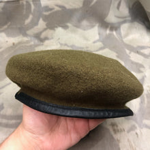 Lade das Bild in den Galerie-Viewer, Genuine British Army Forces Beret - Guards Division - Size 54 - The Militaria Shop