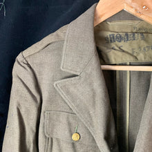 Lade das Bild in den Galerie-Viewer, Original WW2 US Army Class A Dress Jacket 1942 - Private Ryan Prop - 38" Short - The Militaria Shop