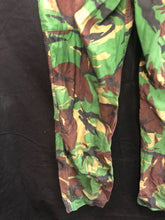 Charger l'image dans la galerie, Genuine British Army 68 Pattern DPM Trousers - Size 28" Waist - The Militaria Shop