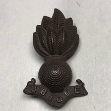 Load image into Gallery viewer, Original WW1 British Army Royal Artillery Cap Badge - The Militaria Shop