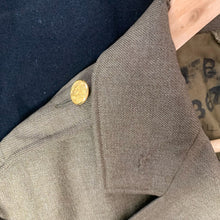 Lade das Bild in den Galerie-Viewer, Original WW2 US Army Class A Dress Jacket 1940 - Private Ryan Prop - 38" Large - The Militaria Shop