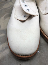 Load image into Gallery viewer, Genuine British Army Women's White Summer Shoes - WW2 Pattern - Size UK 6 M - The Militaria Shop