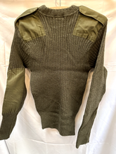 Lade das Bild in den Galerie-Viewer, Genuine British Army Commando Heavy Pull Over Jumper - Size 100cm Chest - The Militaria Shop