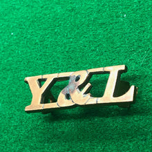 Load image into Gallery viewer, Original WW2 British Army Brass Shoulder Title - South Wales Borderers - The Militaria Shop