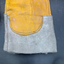 Charger l'image dans la galerie, Original WW2 Onwards British Army Pair of Welding Gloves - REME Issue - The Militaria Shop