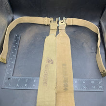 Lade das Bild in den Galerie-Viewer, Original WW2 British Army 37 Pattern Equipment Webbing L Strap Set - The Militaria Shop