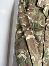 Lade das Bild in den Galerie-Viewer, Surplus British Army MTP Barrack Shirt-Size 180/95 - The Militaria Shop