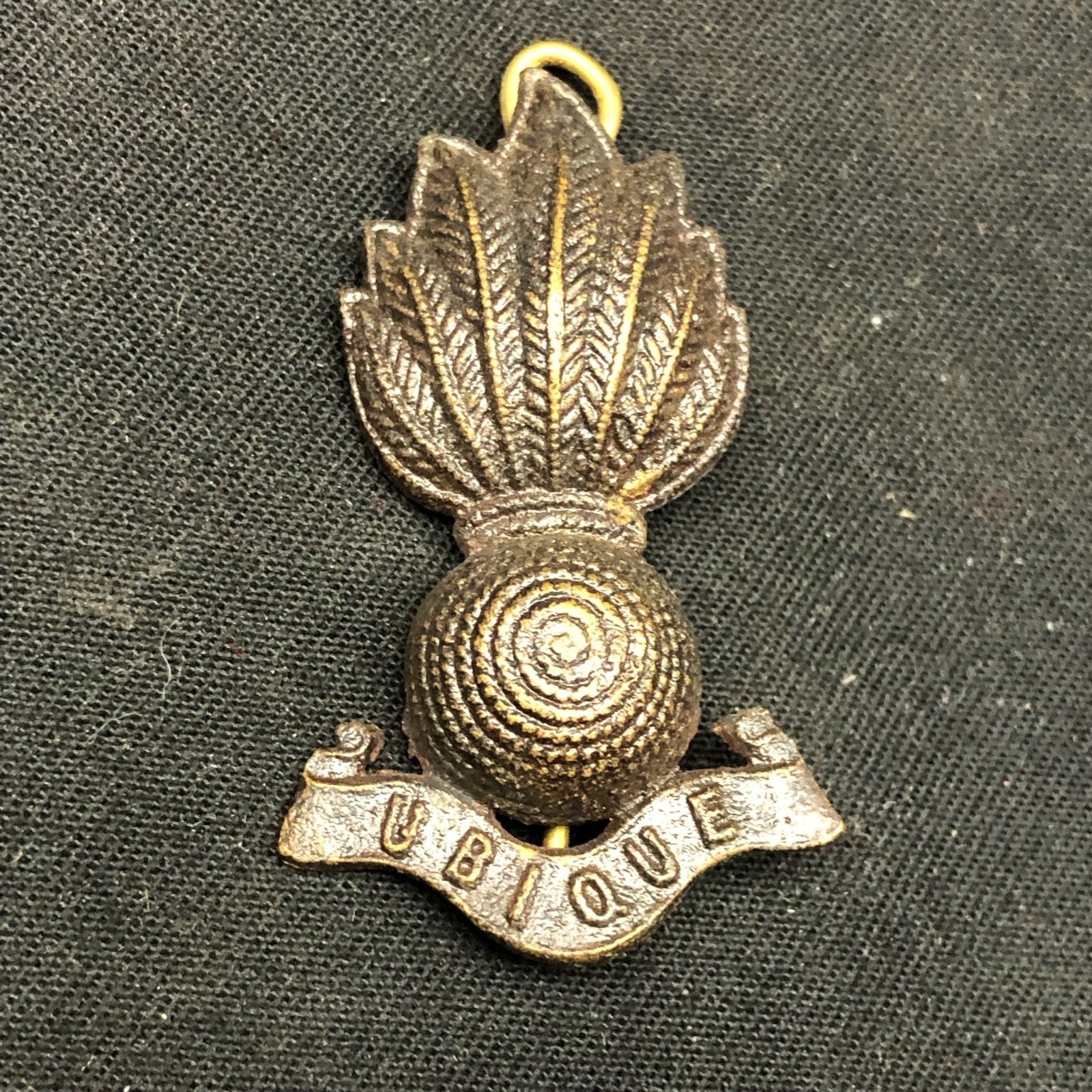 Royal Artillery Officers - Original WW2 British Army Cap Badge