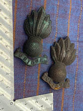 Charger l'image dans la galerie, Original WW1 / WW2 British Army - 2 Officers Bronze Collar Badges - The Militaria Shop