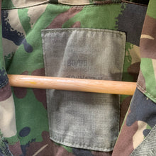 Lade das Bild in den Galerie-Viewer, Genuine British Army Surplus DPM Windproof Combat Smock - Size 180/96 - The Militaria Shop