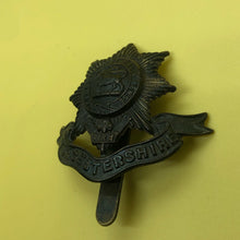 Load image into Gallery viewer, Original WW1 British Army Worcestershire Regiment Cap Badge - The Militaria Shop