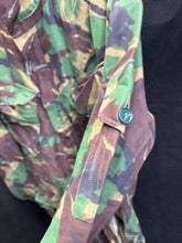 Charger l'image dans la galerie, Surplus British Army DPM Pattern Camouflaged Smock Combat-180/96 - The Militaria Shop