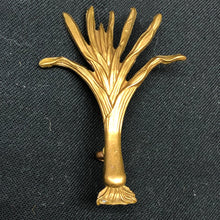 Load image into Gallery viewer, Original WW1/WW2 British Army Brass Cap Badge - Welch Regiment - The Militaria Shop